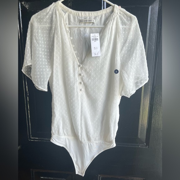 Abercrombie and Fitch short sleeve sheer bodysuit - Size Small - NWT - Picture 6 of 8